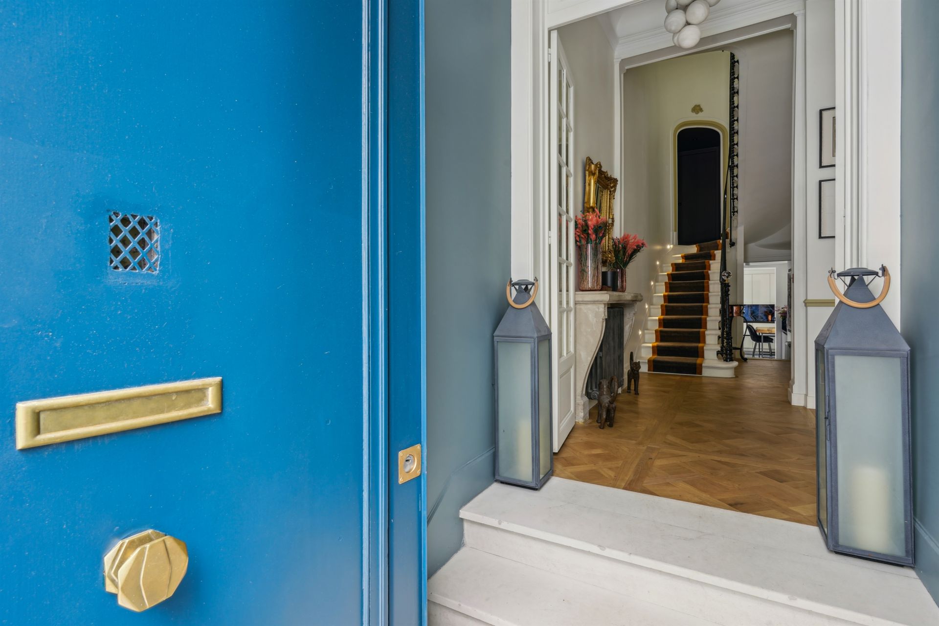 mansion (hôtel particulier) 7 Rooms for sale on PARIS (75116)