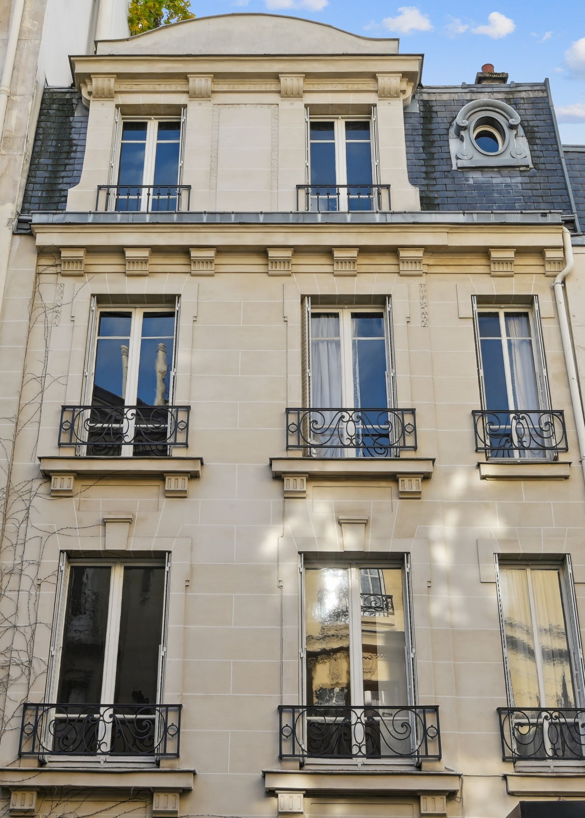 mansion (hôtel particulier) 8 Rooms for sale on NEUILLY SUR SEINE (92200)