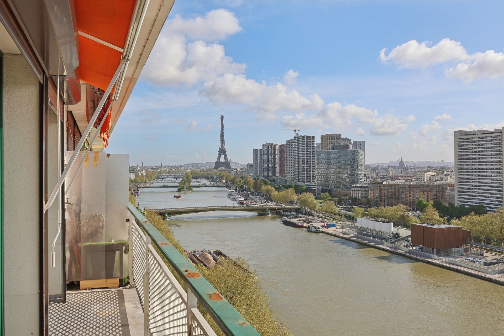 luxury apartment 4 Rooms for sale on PARIS (75016)