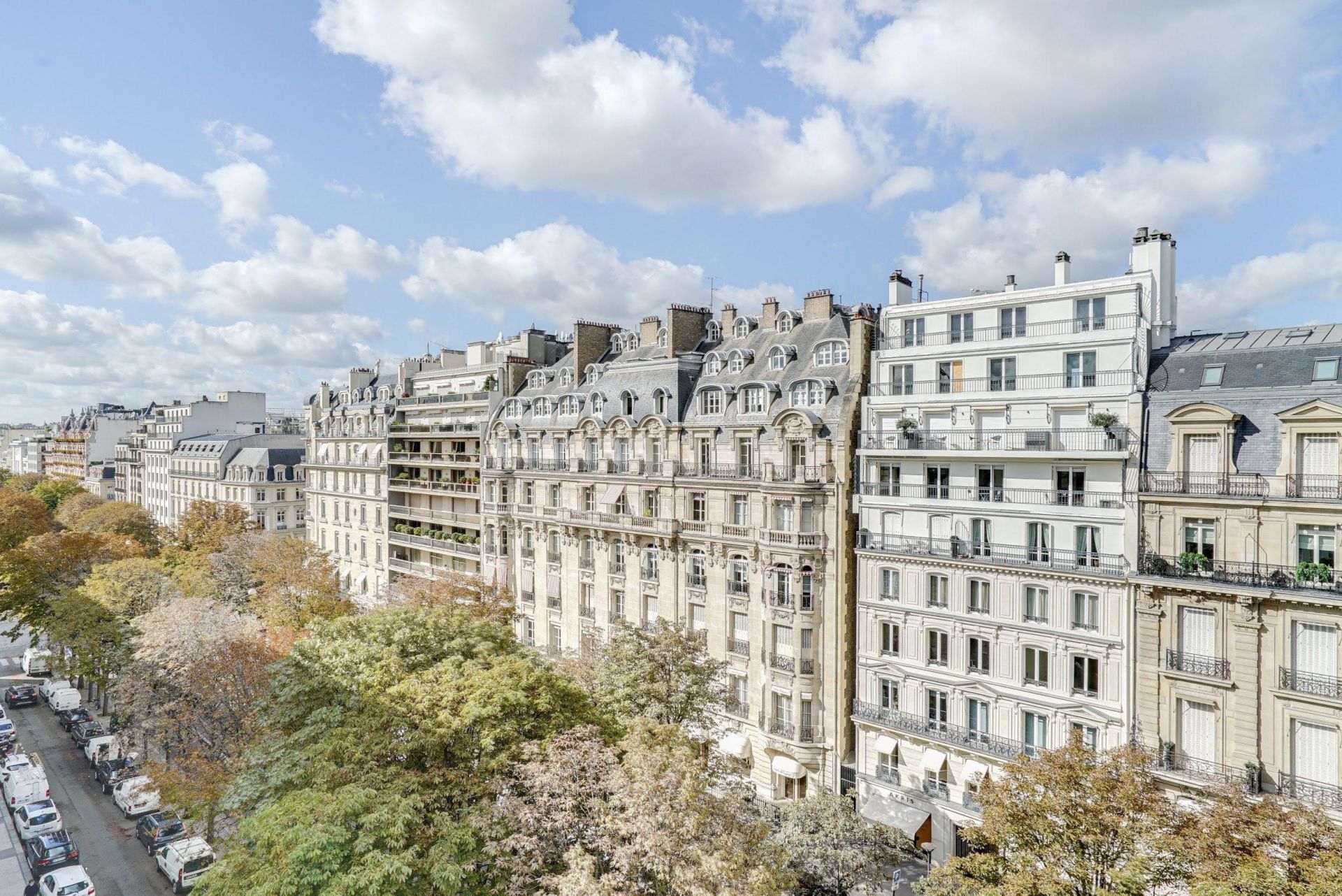 luxury apartment 7 Rooms for rent on PARIS (75016)