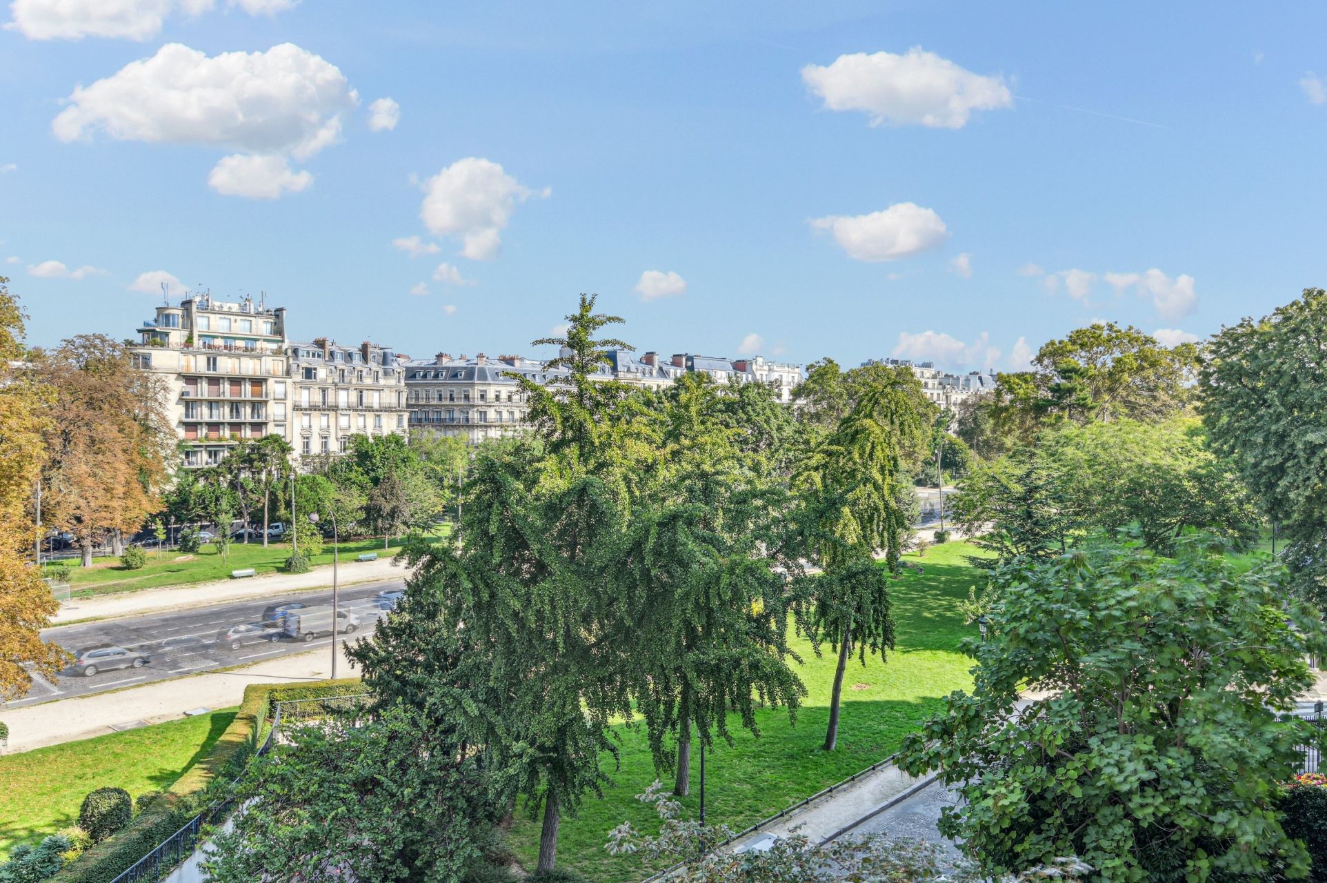 luxury apartment 5 Rooms for sale on PARIS (75016)