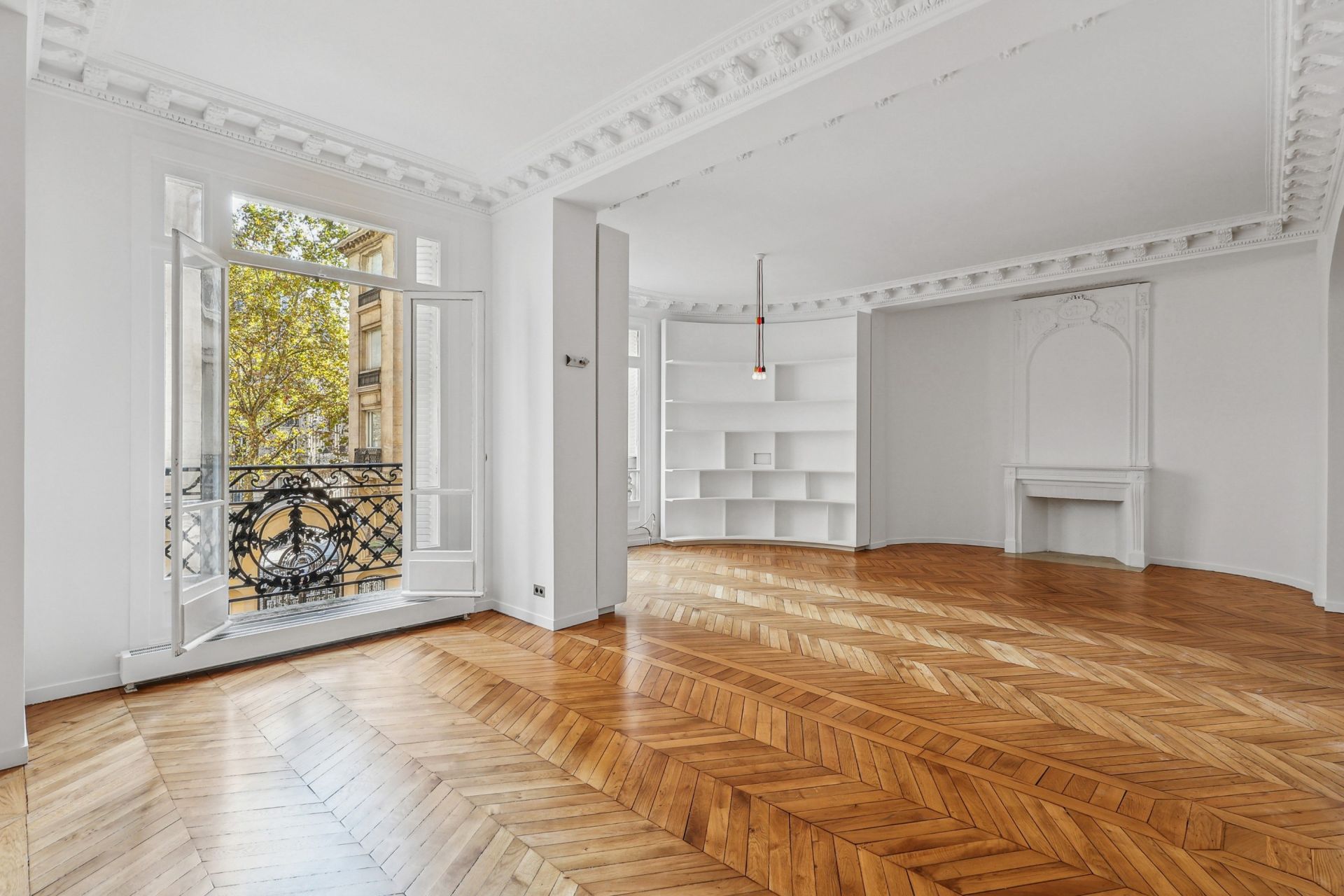 luxury apartment 8 Rooms for sale on PARIS (75017)