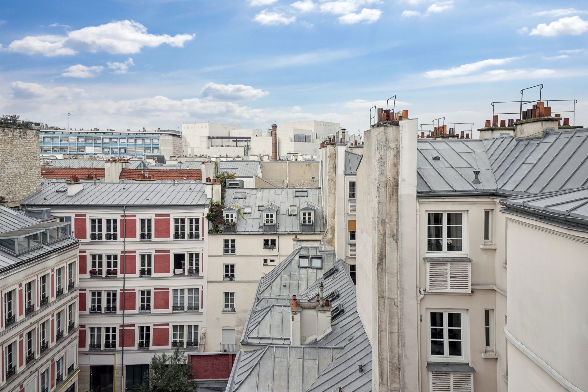 luxury apartment 4 Rooms for sale on PARIS (75011)