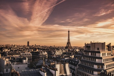 Paris Apartments for sale with Eiffel Tower view - Paris Ouest Sotheby ...